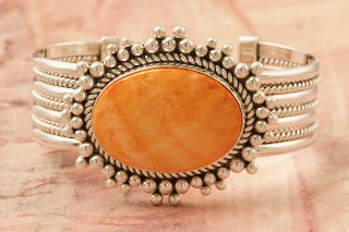 Spiny oyster store bracelet